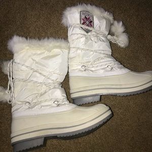 Roxy fur snow boots
